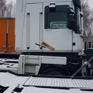 KABINA RENAULT MAGNUM 2011 NA CZESCI