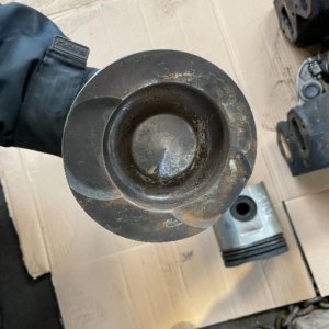 Tłoki Scania 144 V8 komplet z korbowodem