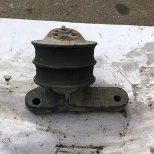 PODUSZKA ZAWIESZENIA SILNIKA SCANIA R